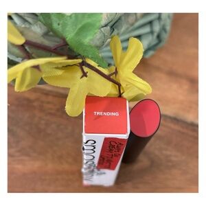 SMASHBOX ALWAYS ON CREAM TO MATTE LIPSTICK, color Trending.